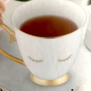 Holly white lash mug 10oz